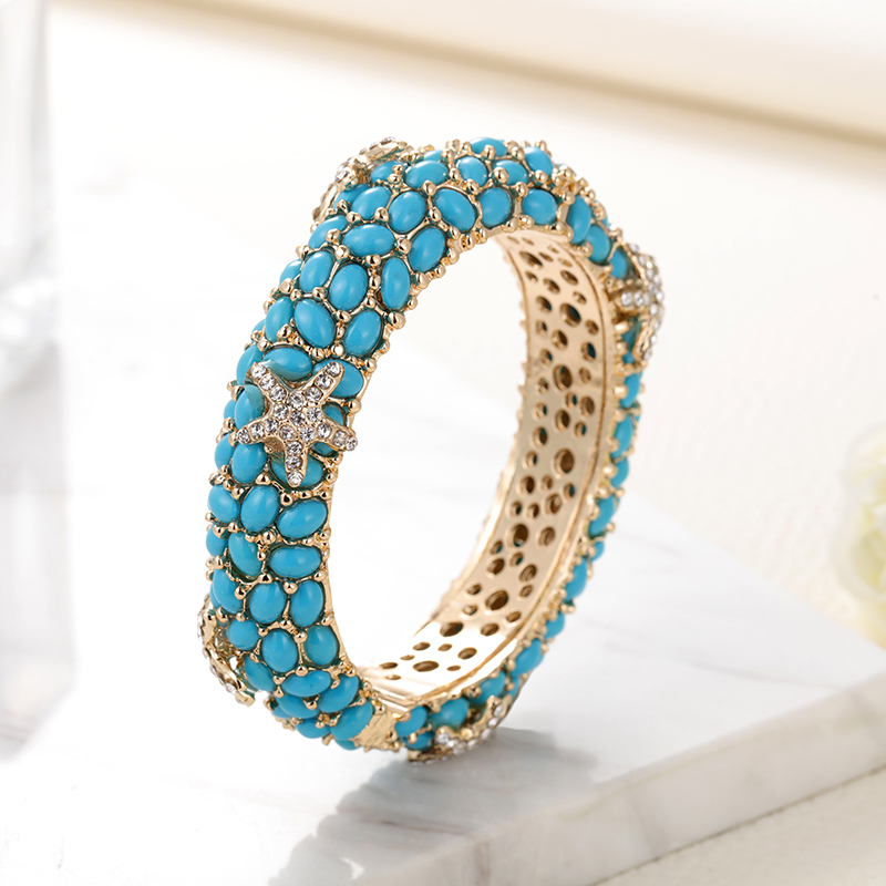 Sally's Paradise Christmas gif - Paradise Jewelry & Watches Dolphin Mall review and price