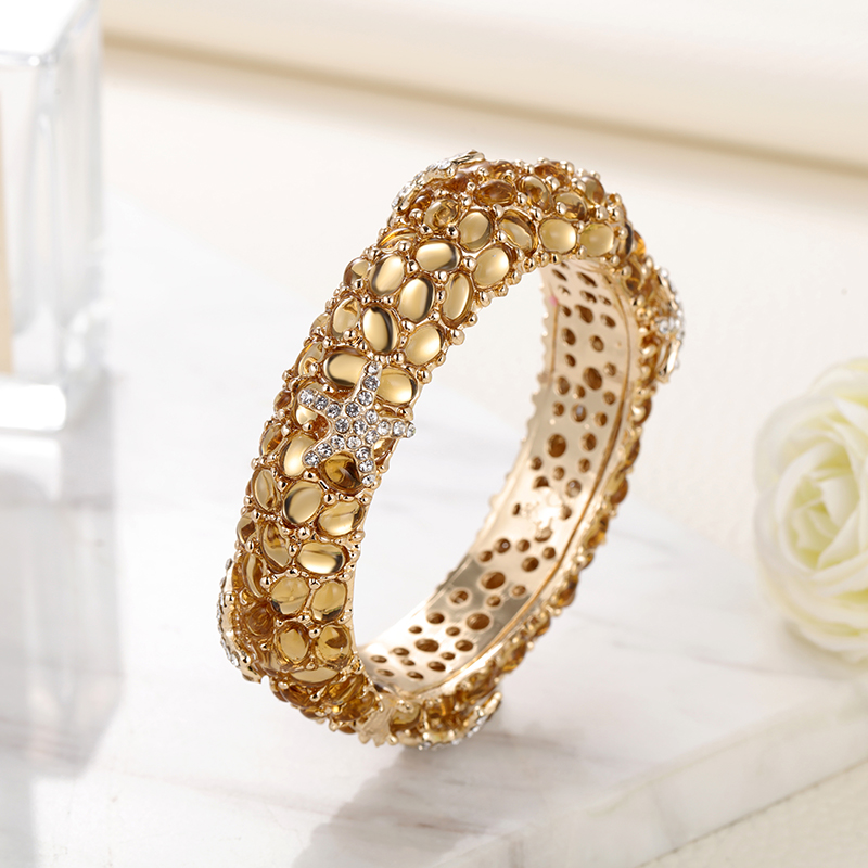 Sally's Paradise Christmas gif - Paradise Jewelry & Watches Dolphin Mall review and price